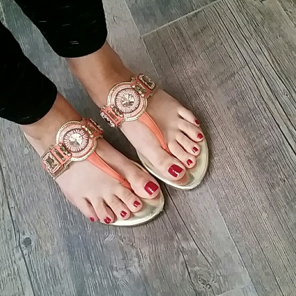 Vince Camuto flip flops - Picture 8 of 8